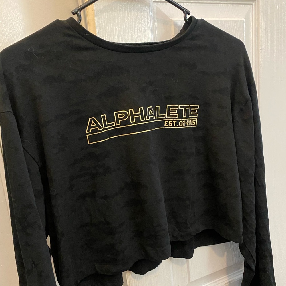 Alphalete long sleeved top